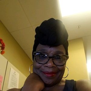 Meet your Posher, Priscilla